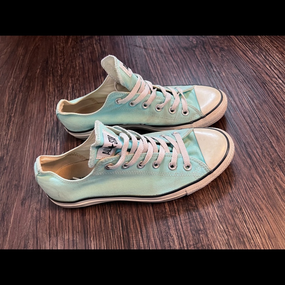 Blue converse - Picture 2 of 2